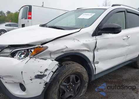 2015 Toyota Rav4 Le z USA, uszkodzony, nr VIN JTMZFREV4FJ054614